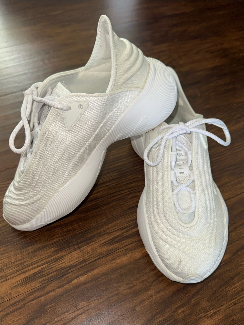 Women’s adidas Adifom SLTN white tennis shoes size 5.5.